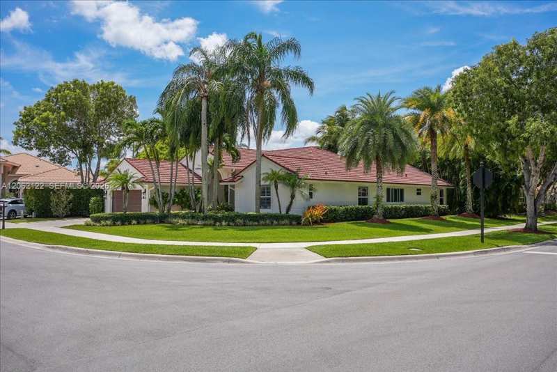 894 Spoonbill Cir, Weston FL 33326