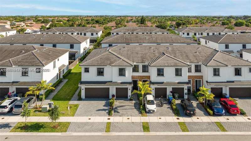 10934 SW 235th St, Homestead FL 33032