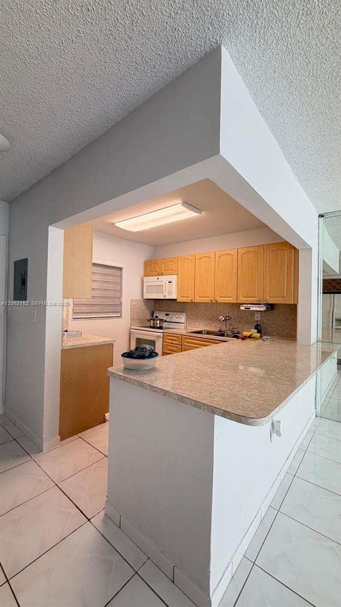 120 Royal Palm Rd # 111, Hialeah Gardens FL 33016