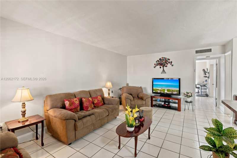 1855 W 60th St # 407, Hialeah FL 33012