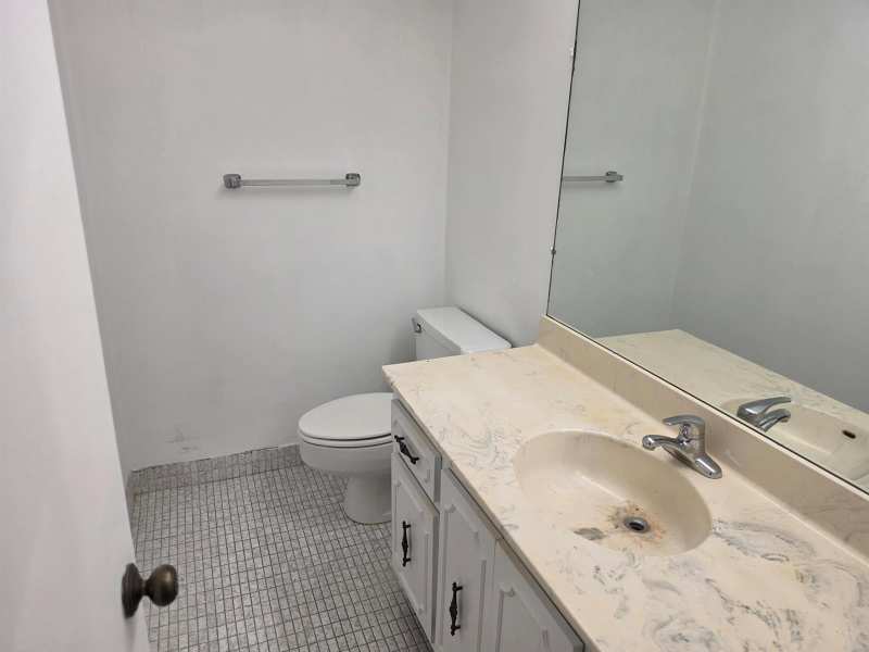 661 N UNIVERSITY Drive # 104, Pembroke Pines FL 33024