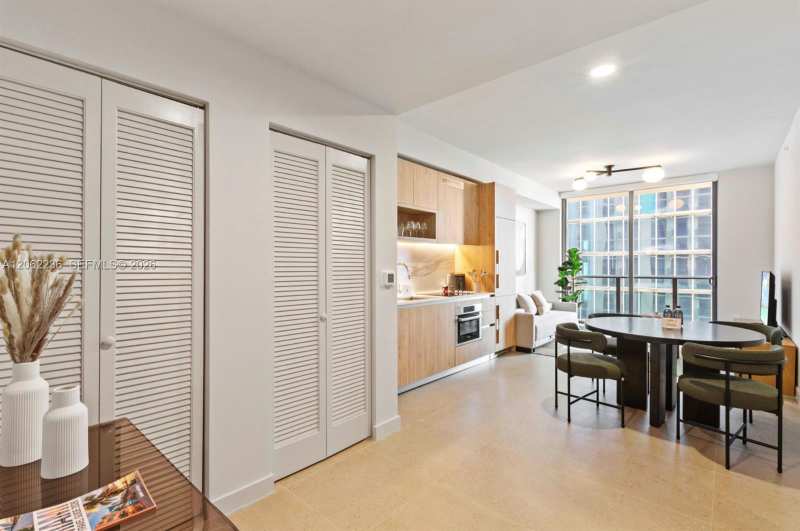 11 NE 6th St # 2303, Miami FL 33132