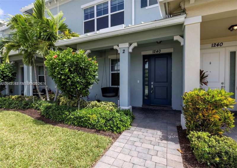 1240 Eucalyptus Dr # 2, Hollywood FL 33021