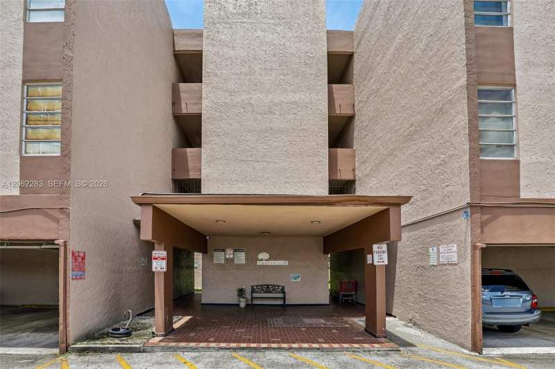 1900 W 68th St # B203, Hialeah FL 33014