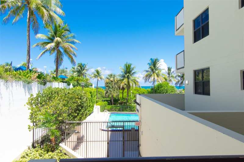 1623 Collins Ave # 215, Miami Beach FL 33139