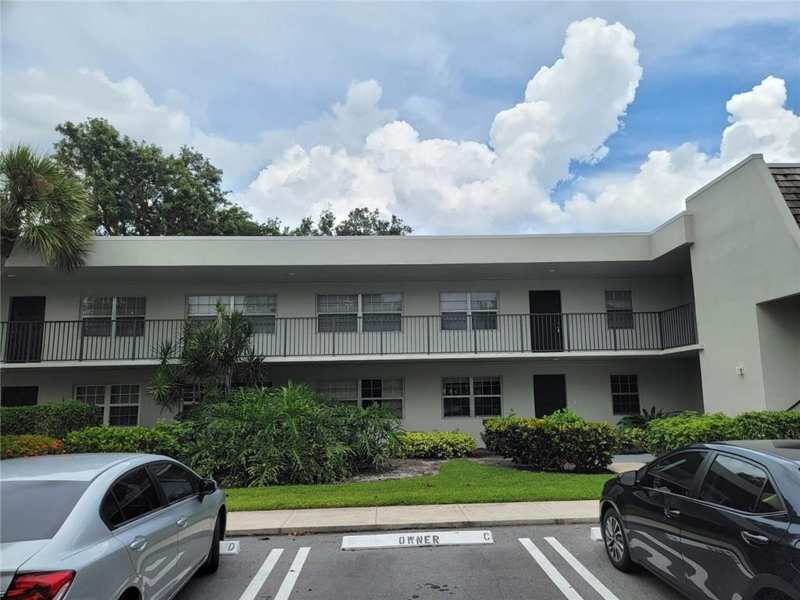 800 E CYPRESS Lane # 202, Pompano Beach FL 33069
