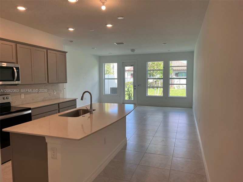 6121 Rancho Ln, Green Acres FL 33415