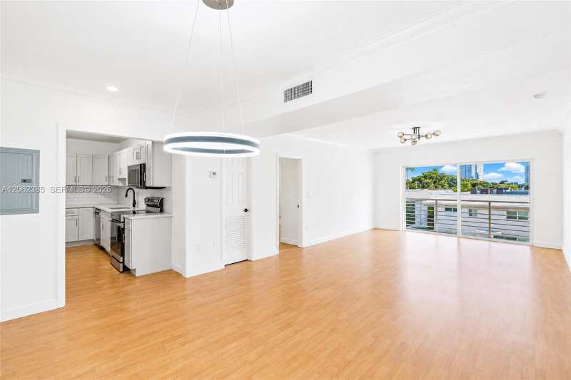 1880 S Treasure Dr # 3D, North Bay Village FL 33141
