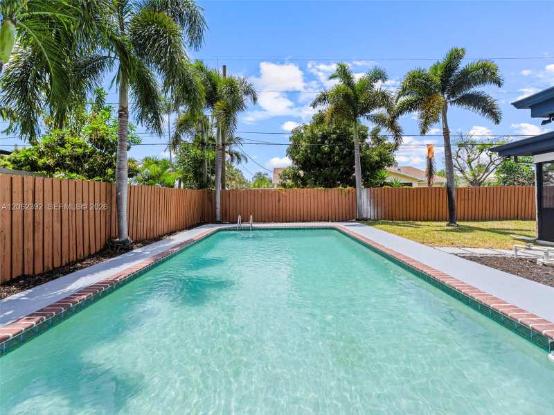 949 Lighthouse Dr, North Palm Beach FL 33408
