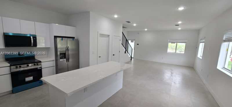 141 NW 11th St # 0, Pompano Beach FL 33060