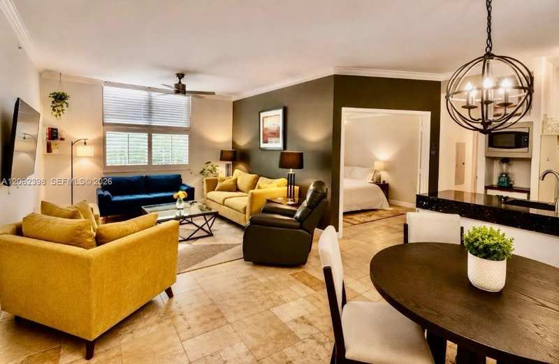 1900 Van Buren St # 118B, Hollywood FL 33020