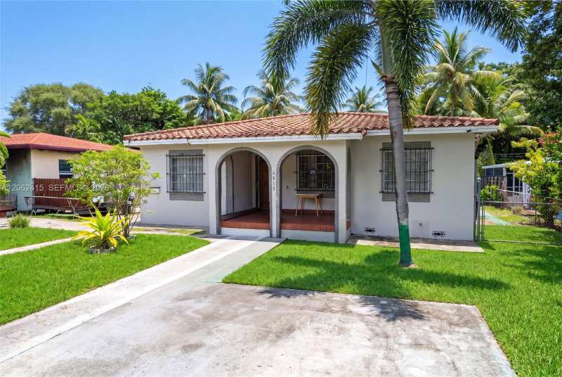 2815 NW 14th St, Miami FL 33125
