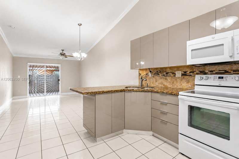 5471 W 27th Ct, Hialeah FL 33016