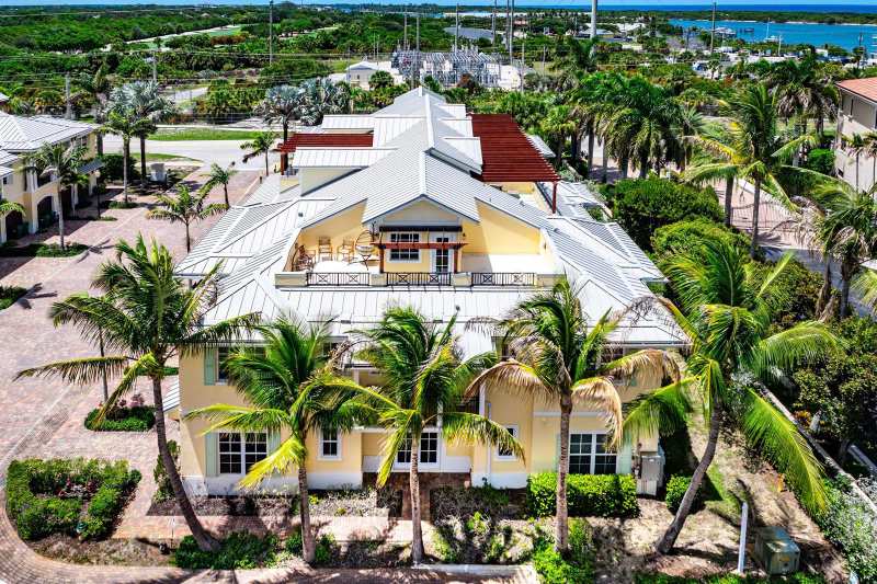 3770 County Line Road # B5, Tequesta FL 33469