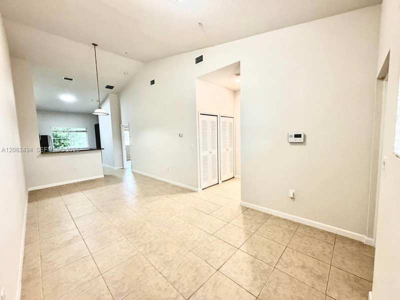 3431 W 80th St # 202, Hialeah FL 33018