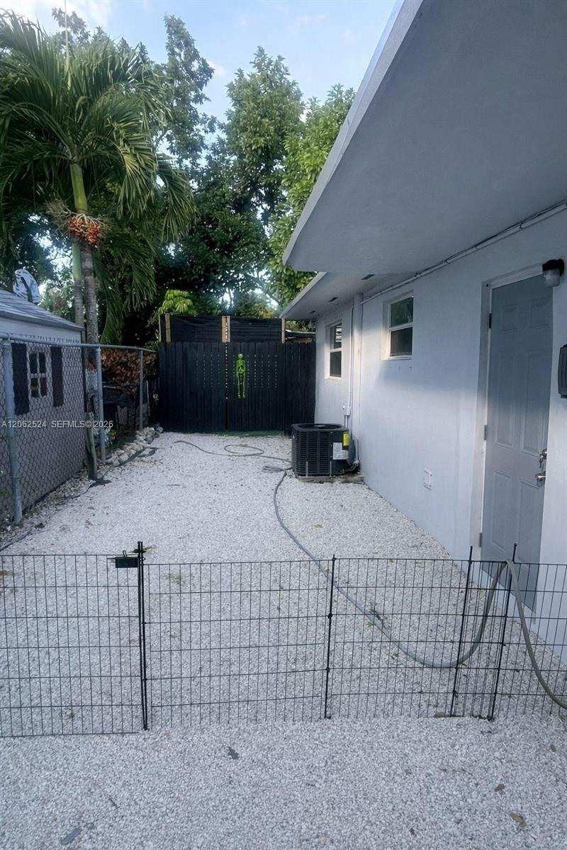 2931 NW 47th St # 3, Miami FL 33142