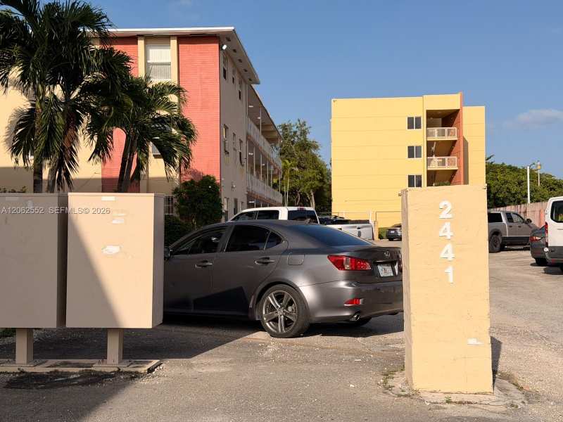 2441 NW 13th St # 78, Miami FL 33125