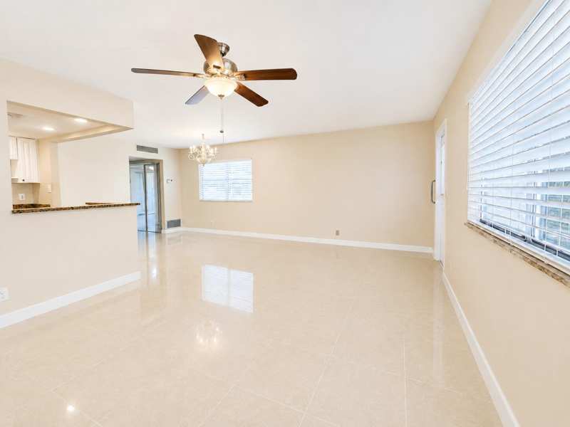 446 SAXONY J Way # 446, Delray Beach FL 33446