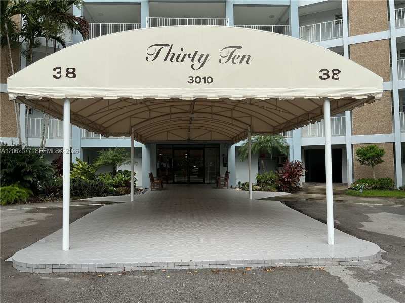 3010 N Course Dr # 712, Pompano Beach FL 33069