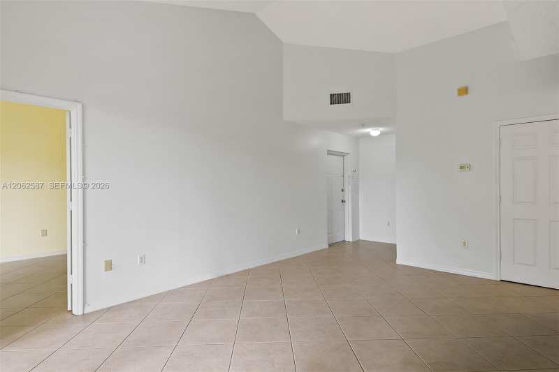 7085 Nova Dr # 330, Davie FL 33317