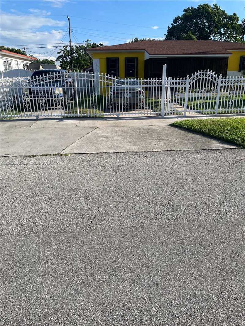 3265 NW 80th Ter, Miami FL 33147