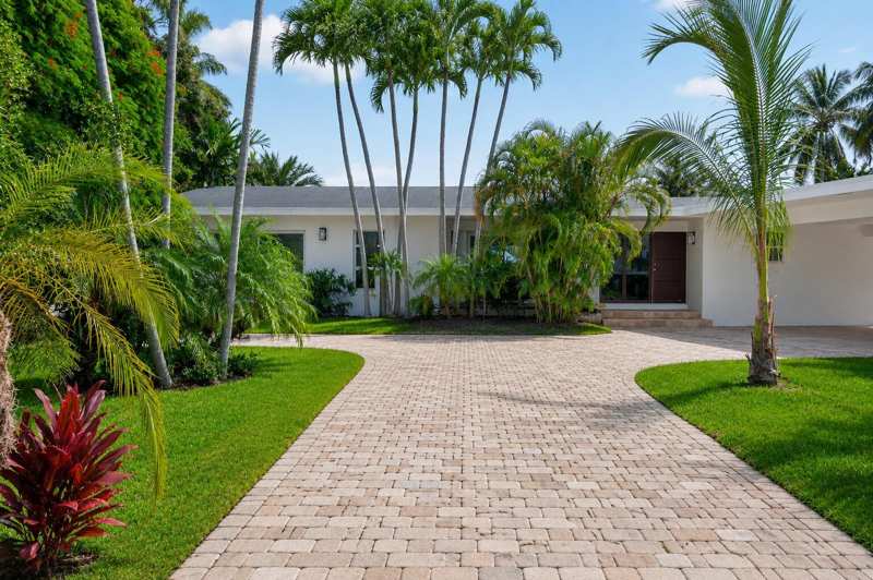 631 N Mashta Drive, Key Biscayne FL 33149
