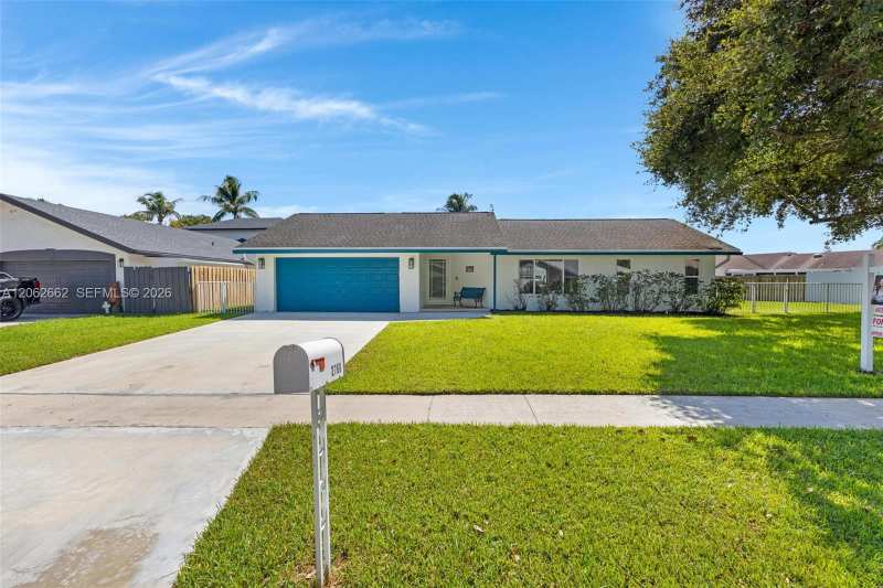 2760 SW 86th Way, Davie FL 33328