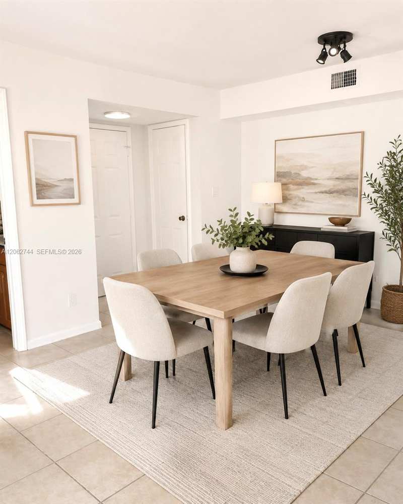 560 S Park # 23, Hollywood FL 33021