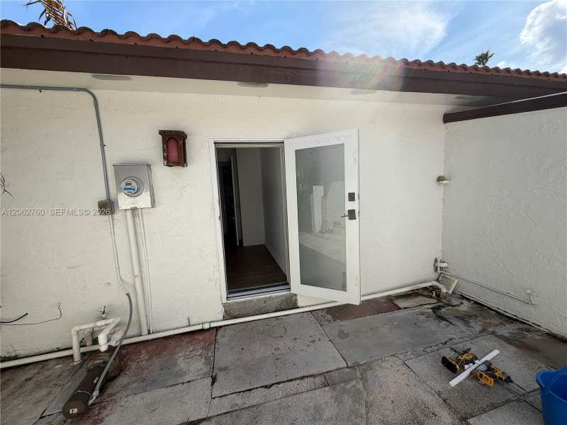 17843 NW 63rd Ct FRONT # 0, Hialeah FL 33015