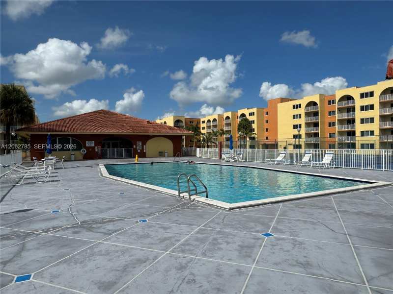 7010 NW 186th St # 418, Hialeah FL 33015