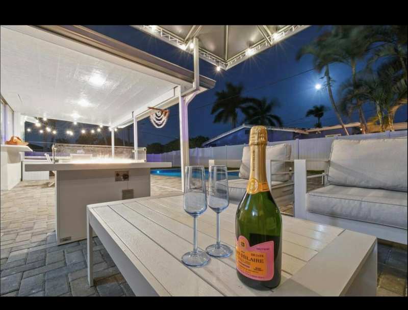 5040 NE 22ND Avenue, Lighthouse Point FL 33064