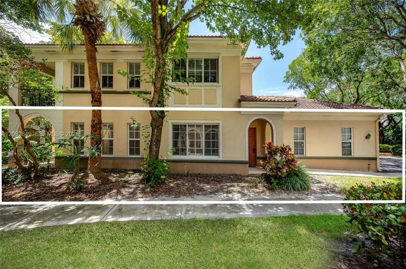2482 Centergate Dr # 101, Miramar FL 33025
