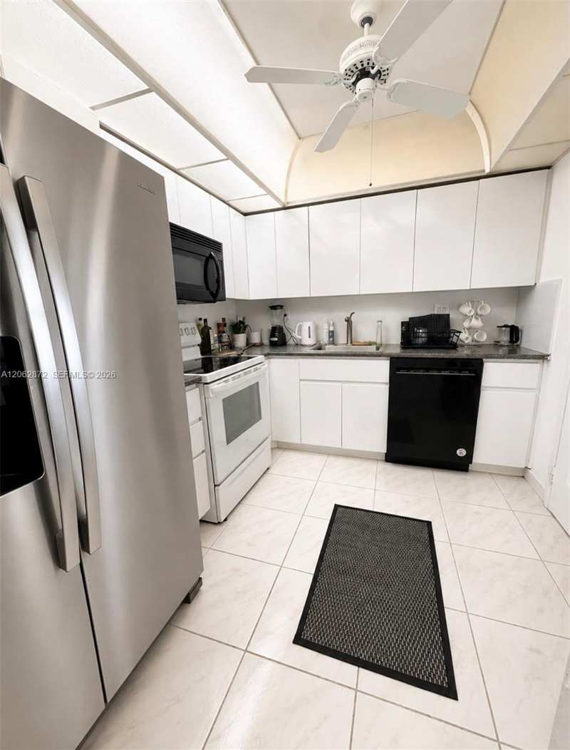 600 Three Islands Blvd # 1207, Hallandale Beach FL 33009