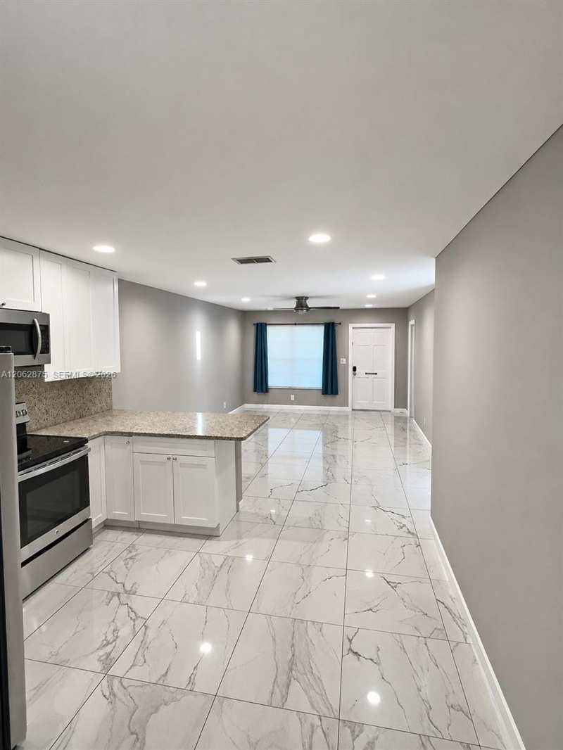 7761 NW 42nd Pl, Coral Springs FL 33065