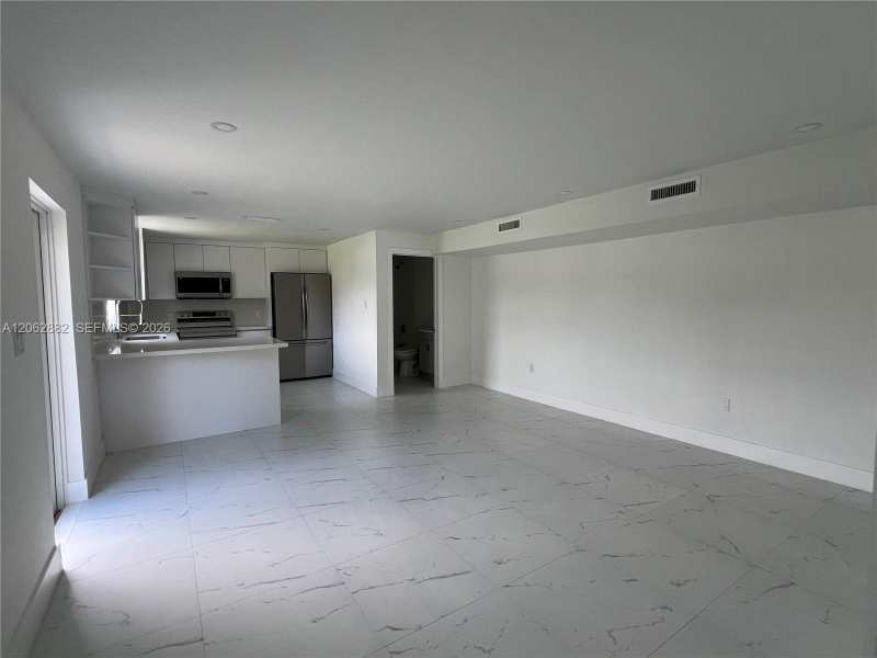 705 E 20th St, Hialeah FL 33013