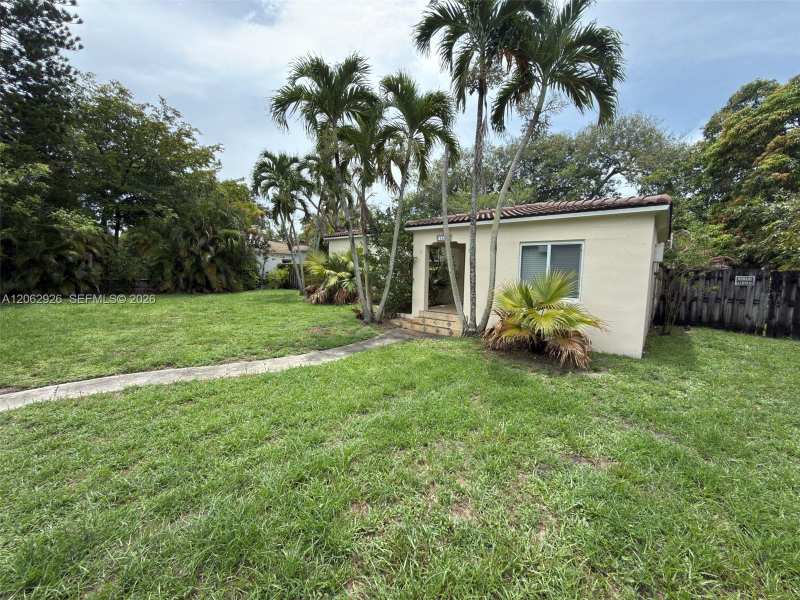 1510 Dewey St, Hollywood FL 33020