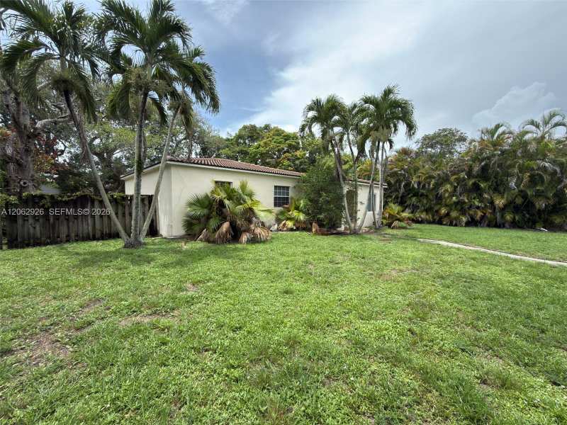 1510 Dewey St, Hollywood FL 33020