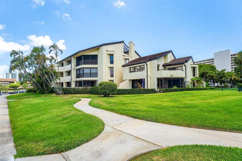 1125 E Marine Way E, North Palm Beach FL 33408