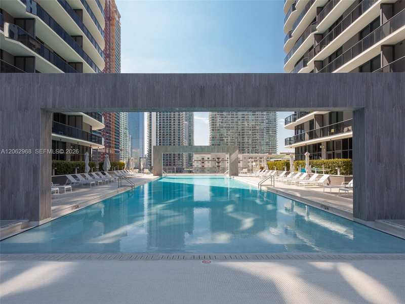 55 SW 9th St # 3507, Miami FL 33130