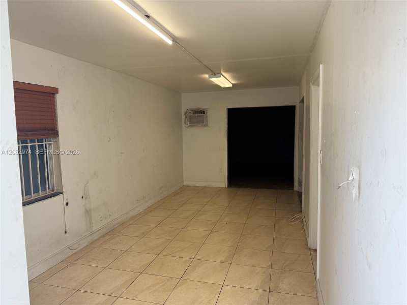 2205 W 80th St # 4, Hialeah FL 33016