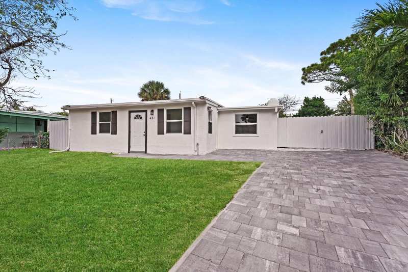 431 Ficus Tree Drive, Lantana FL 33462