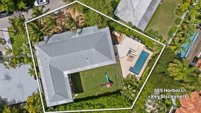 685 Harbor Ln, Key Biscayne FL 33149