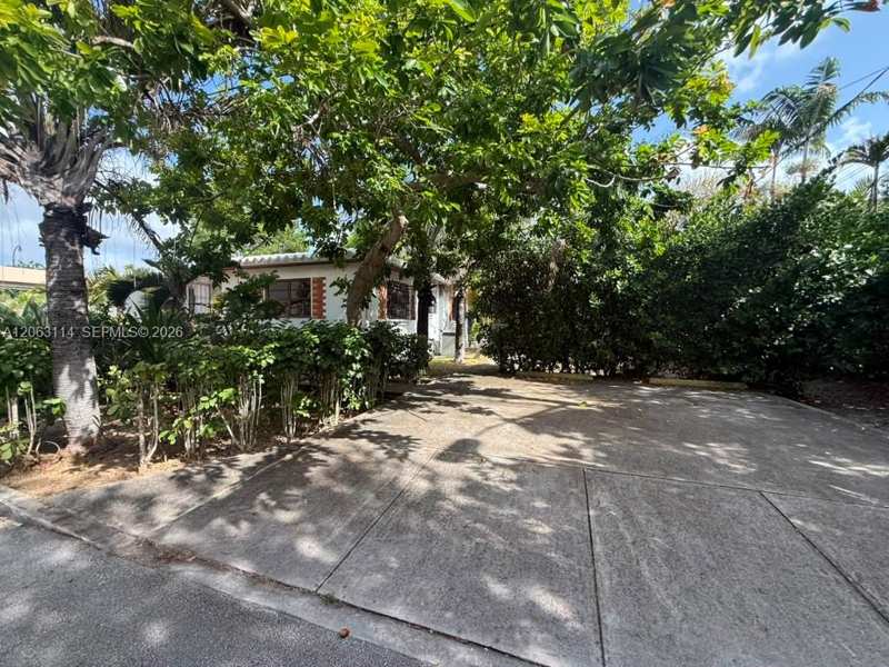 631 NE 60th St # A, Miami FL 33137