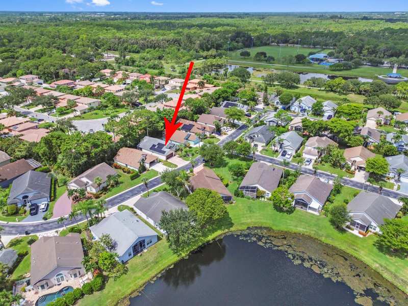 320 Hammocks Trail, FL 33413