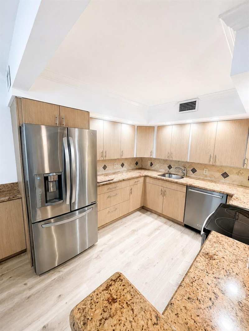2035 LINCOLN B, Boca Raton FL 33434