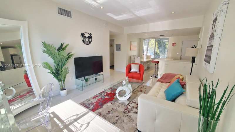 1620 Bay Rd, Miami Beach FL 33139