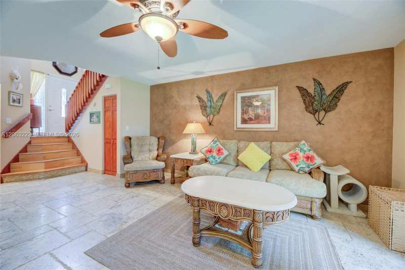 8987 W Sunrise Blvd, Plantation FL 33322