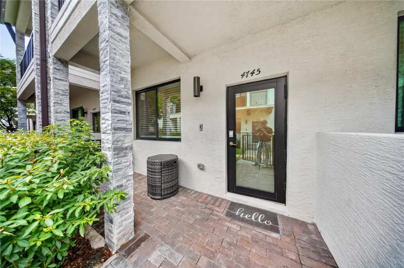 4745 NW 83rd Pkwy, Doral FL 33166