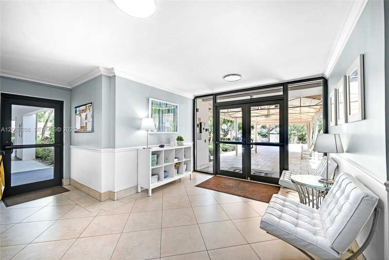 3200 N Palm Aire Dr # 610, Pompano Beach FL 33069
