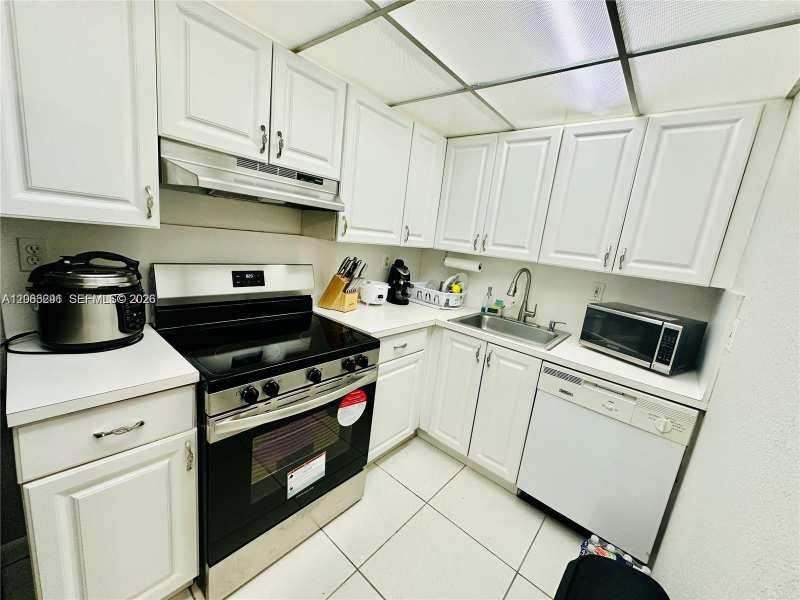 17530 NW 68th Ave # C4012, Hialeah FL 33015